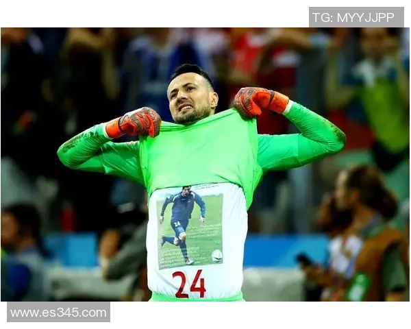 足球明星背后的故事与成长历程揭秘盘点他们的身世与成就