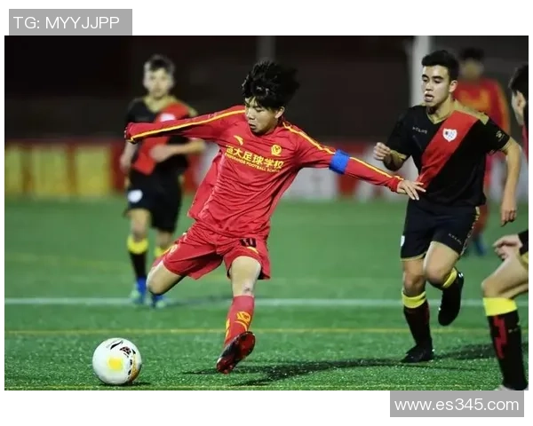 赛后复盘：西安足球队与深圳足球队的团队协作与战术分析探讨